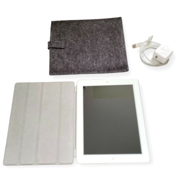 APPLE iPad w/ BONUS Accessories 2nd Generation 32GB Wi-Fi ONLY White MD329LL/A - Picture 1 of 9